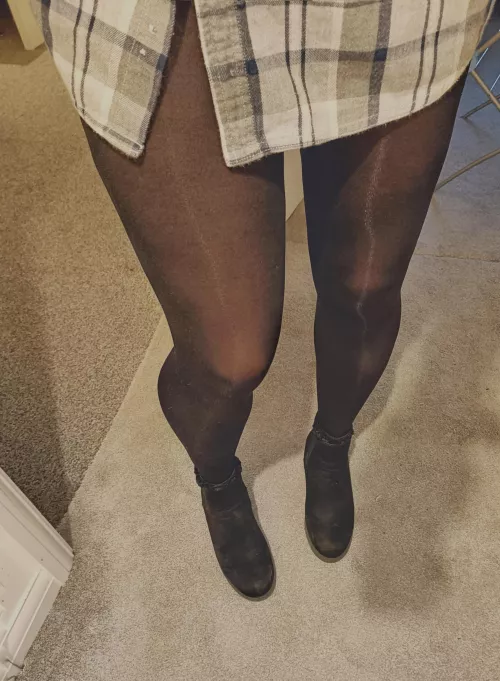 Love to wear black opaques 🥰