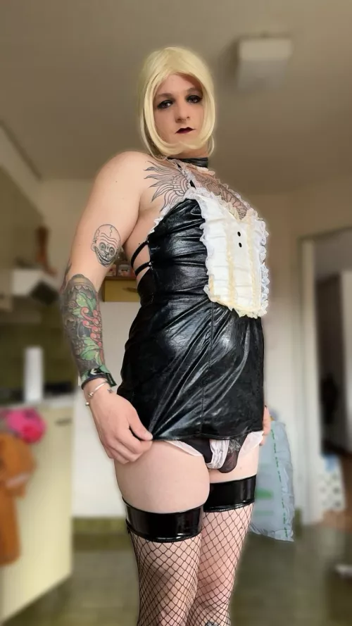 Make me your slutty maid 🥰😈