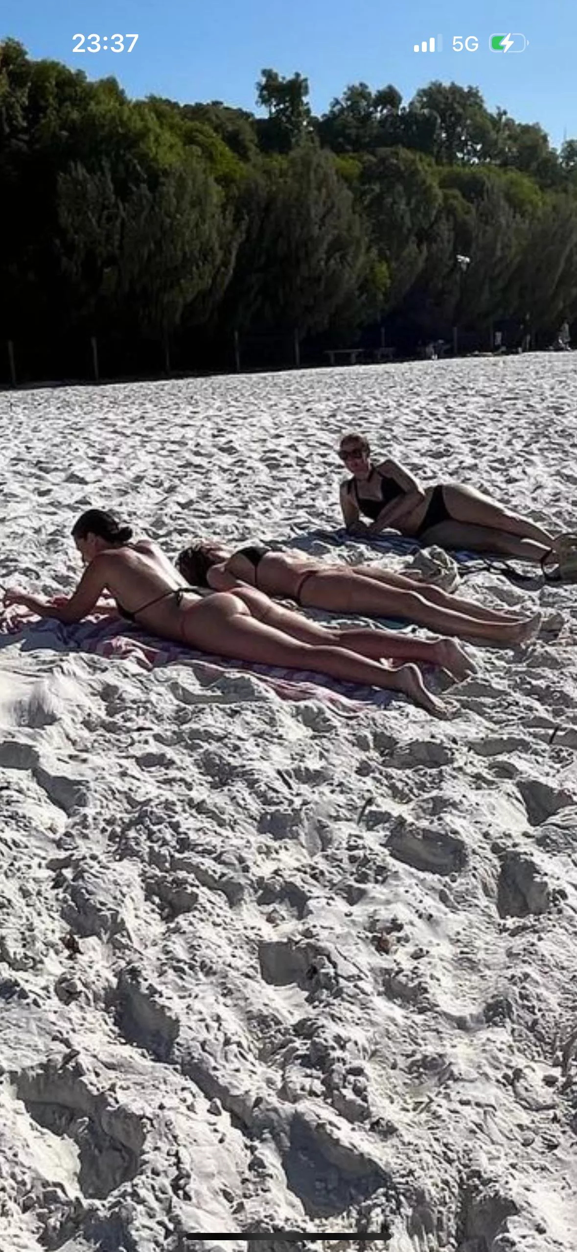 msg to see more of my sis