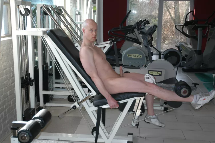 (M)y hard one during my workout 😎 enjoy/share 🦾