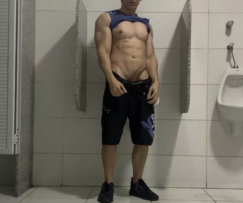 Need to show off my godly body in the gym bathroom