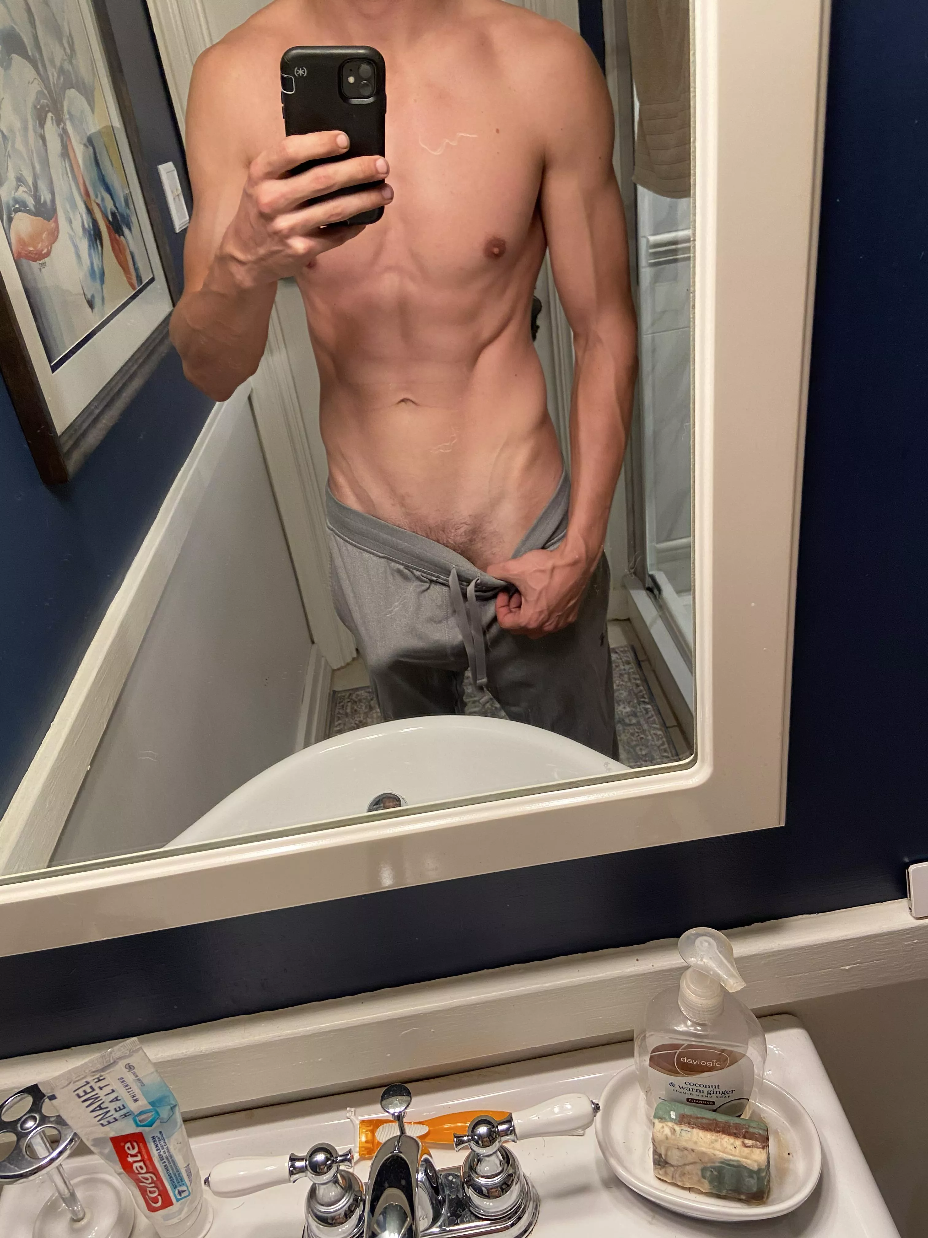 Say yes if you would have sex in the shower with a dilf