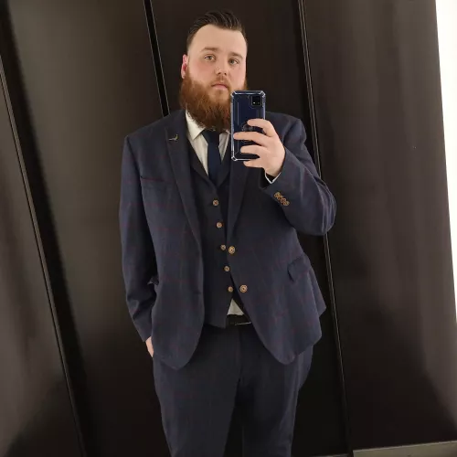 Suited up and ready for an event ☺️