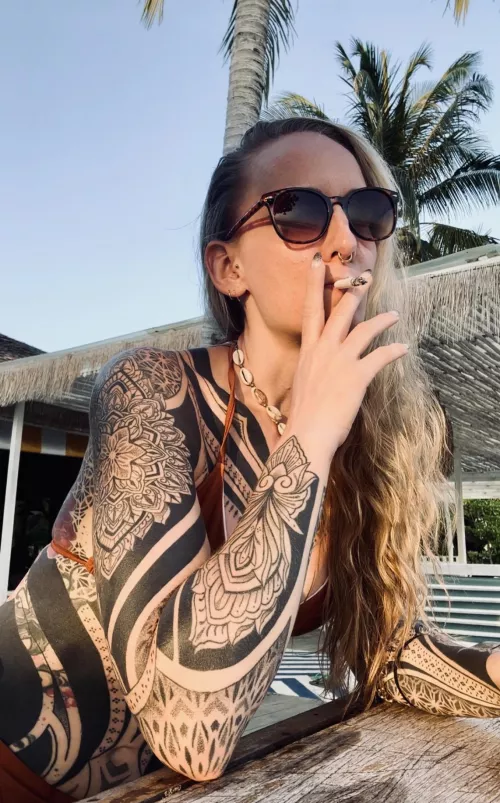 Sunset vibes and nicotine highs