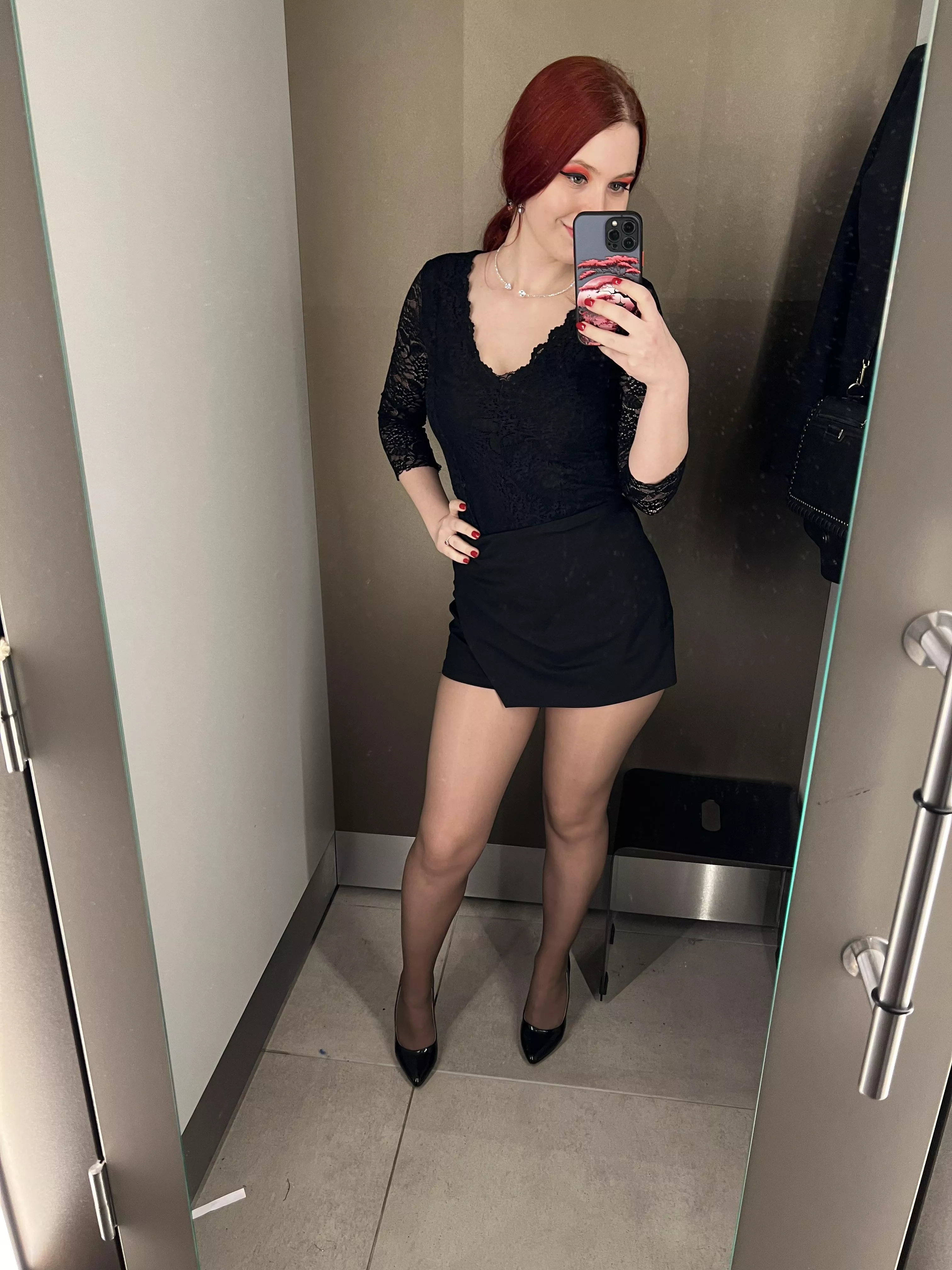 Suntan pantyhose are so cute 