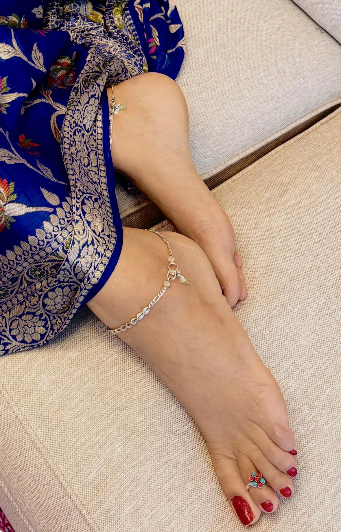 The other side, toes tell a long story