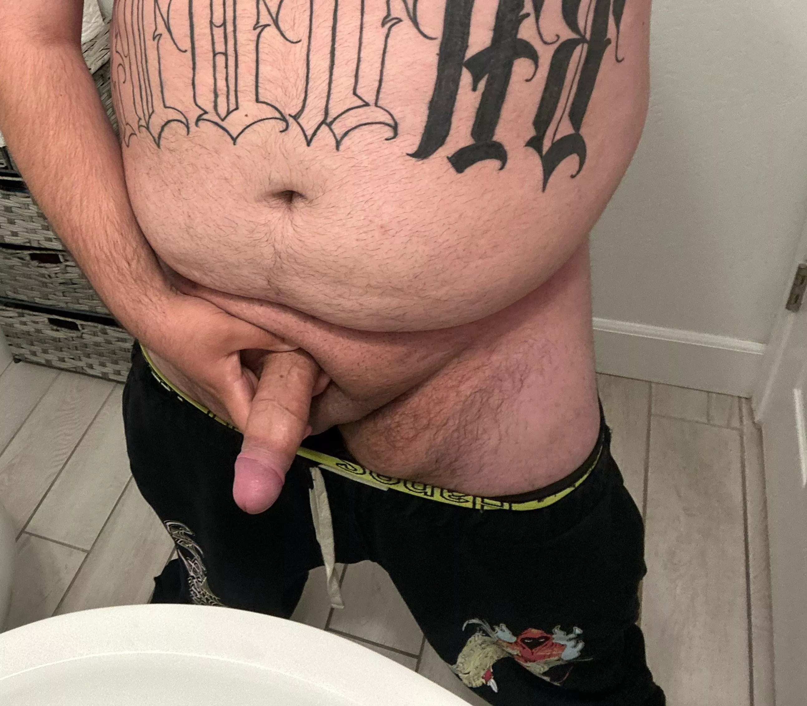 Thick daddy chub here :) how is everyone doing today ? Dm me ❤️
