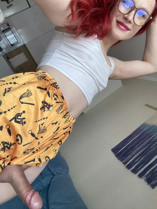 This is my pijama. Would you be happy to see me like this in the morning?