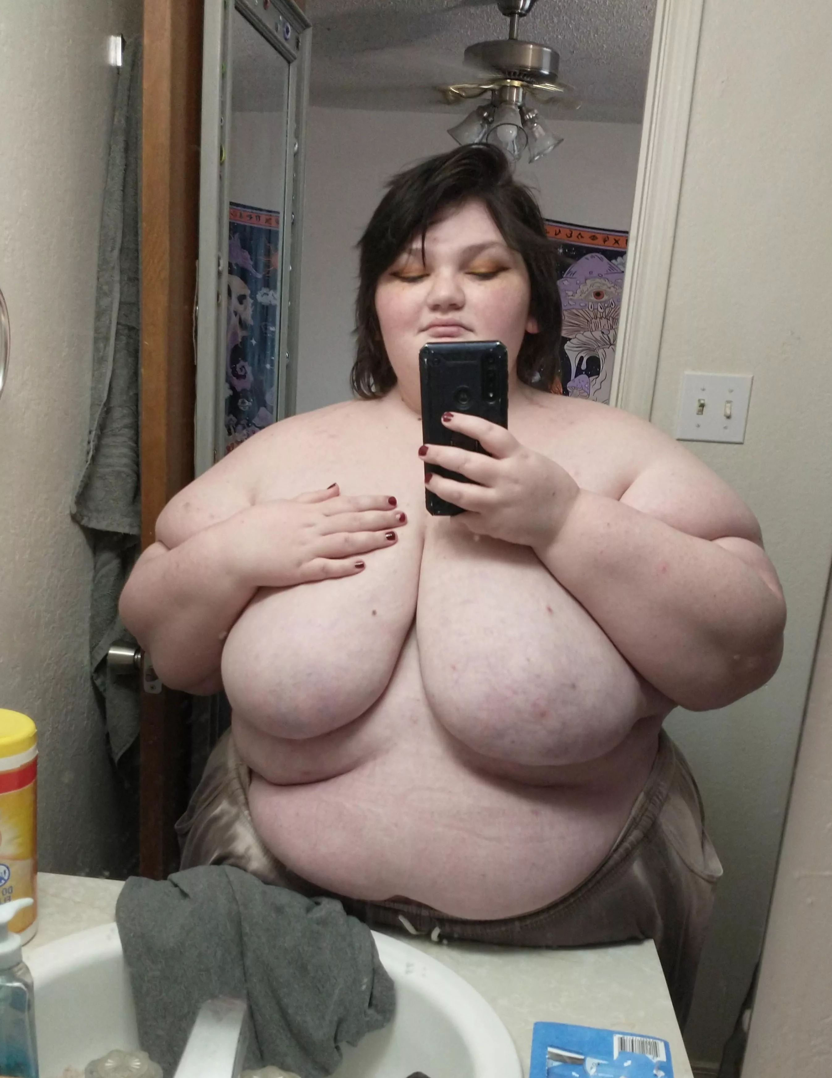 Tits out for the weekend 🎉