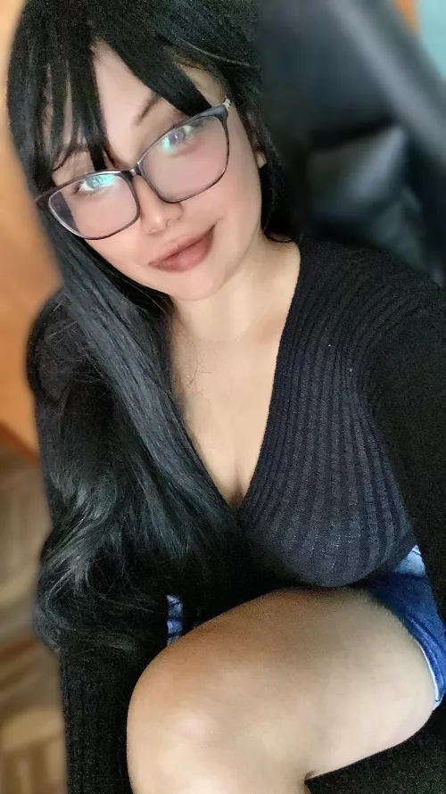 Would you allow your young teacher to suck your 🍆?