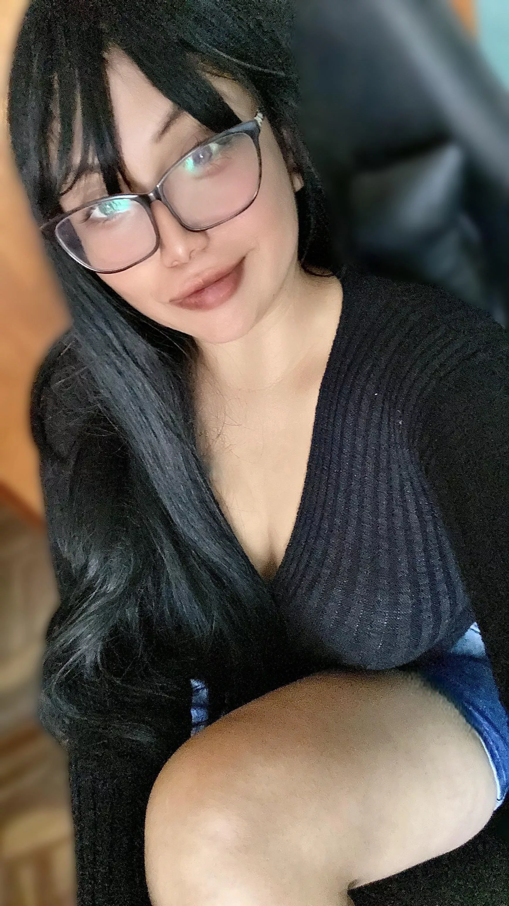 Would you allow your young teacher to suck your 🍆?