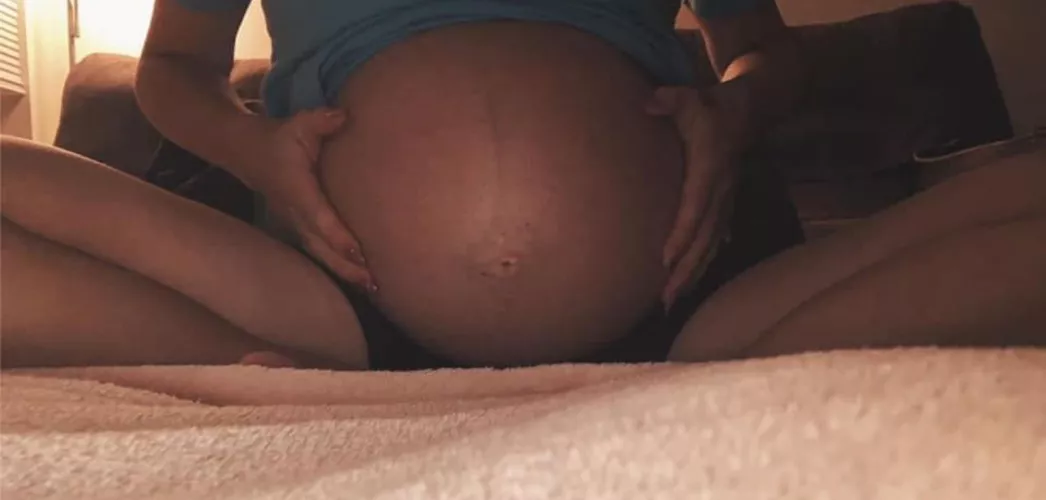 Would you even look at me this huge? 36 1/2 weeks ☺️❤️