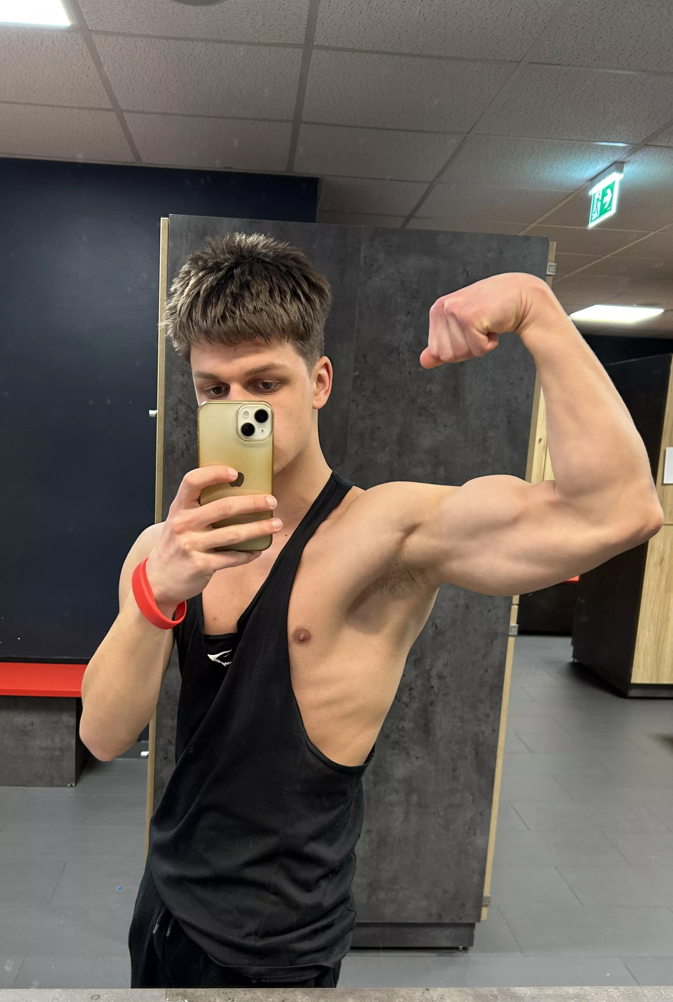 Would you sniff my post workout pit?