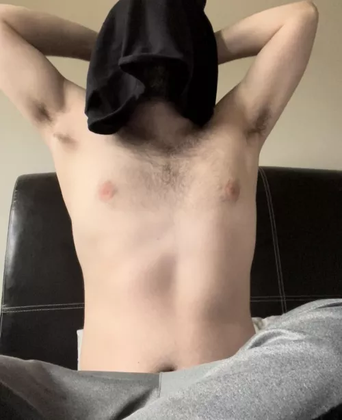 You like musky alpha scent??💪🏼💦 Dms open😈