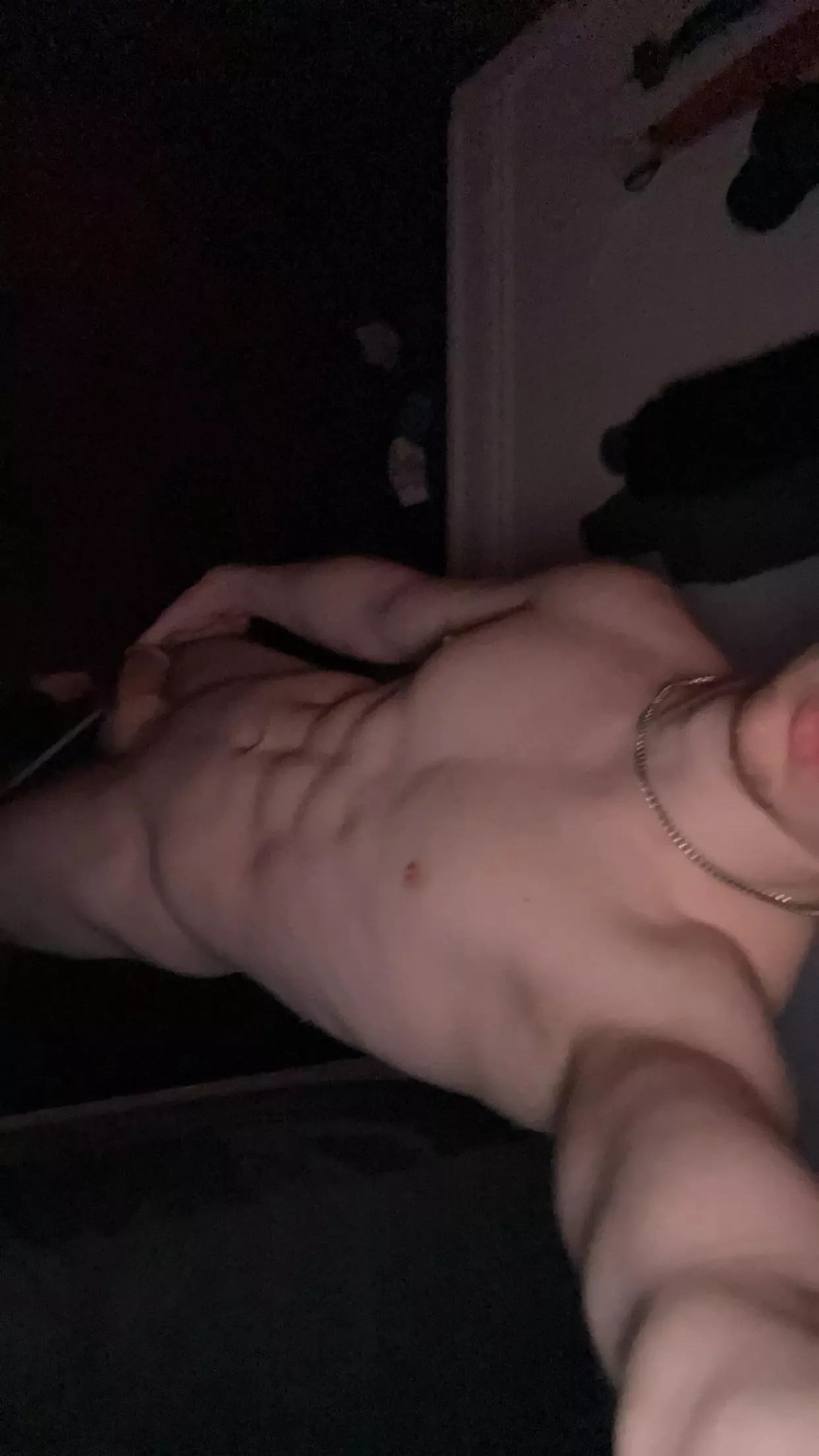 18 femboys fatasses twinks bttms hmu ;)