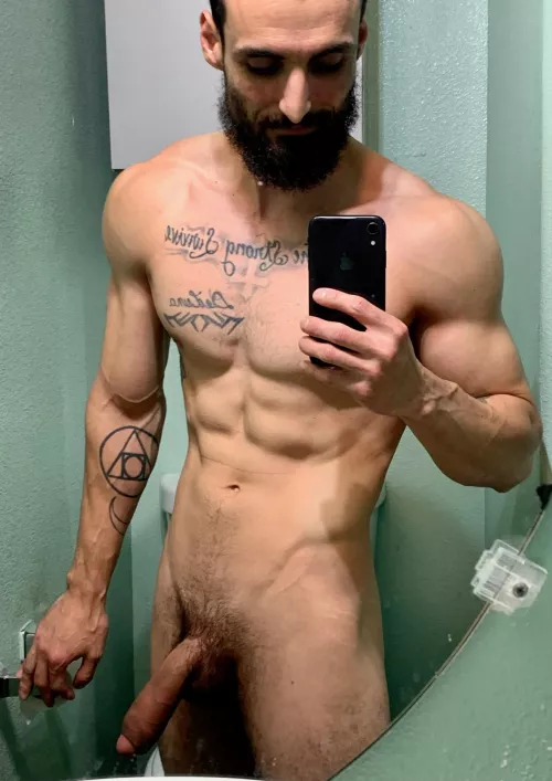 32 feeling 23 with experience of a 60 year old, who wants to orgasm multiple ti[m]e