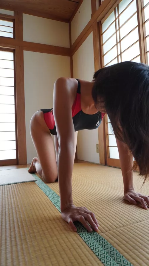 42 yo. Japanese mom. One of my favorite positions.