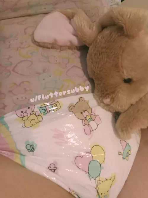 Baby's first diaper pic 🙈💕 I'm shy, so please be nice 🥺