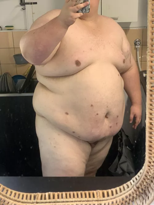 Big straight aussie guy post gym pretty shower, who likes sweaty and musky me?