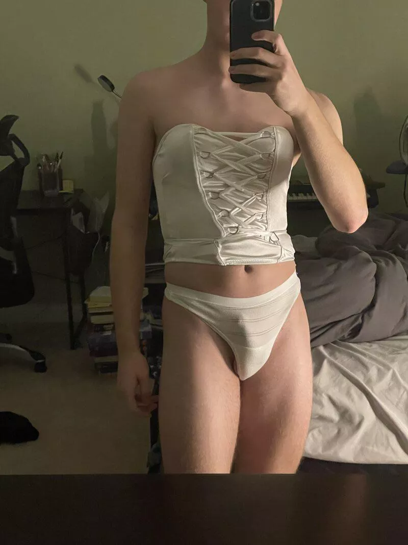 Do I look good in my sister’s clothes??