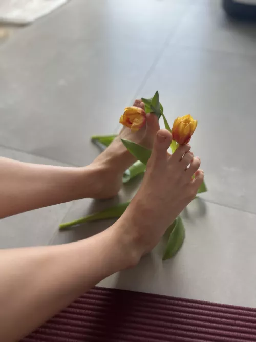 do u give girls flowers 