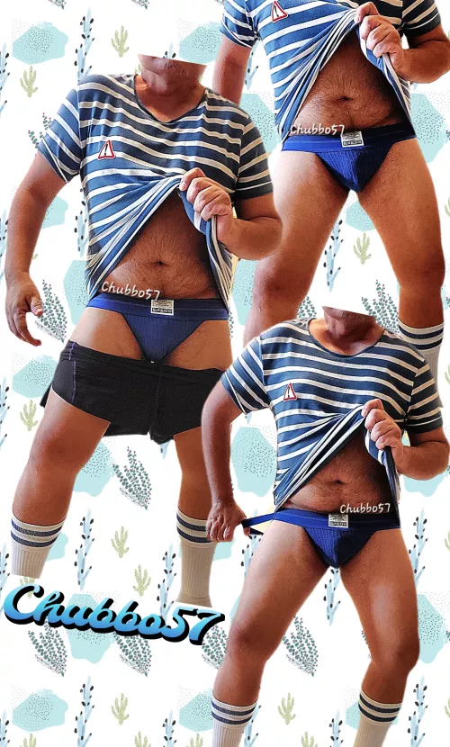 Ever wondered what other dadbods are wearing under their exercise gear, at the park over the weekend? 😁🩲💙🧢😉