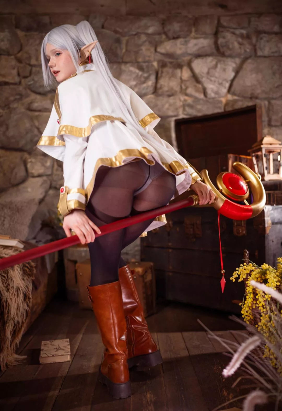 Frieren cosplay by Neyrodesu 