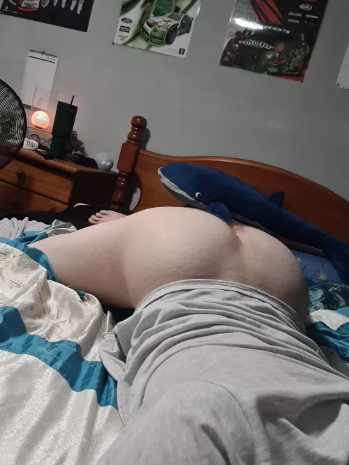 Got home from a shift, hope I can get a massage... (or a belting 😳)