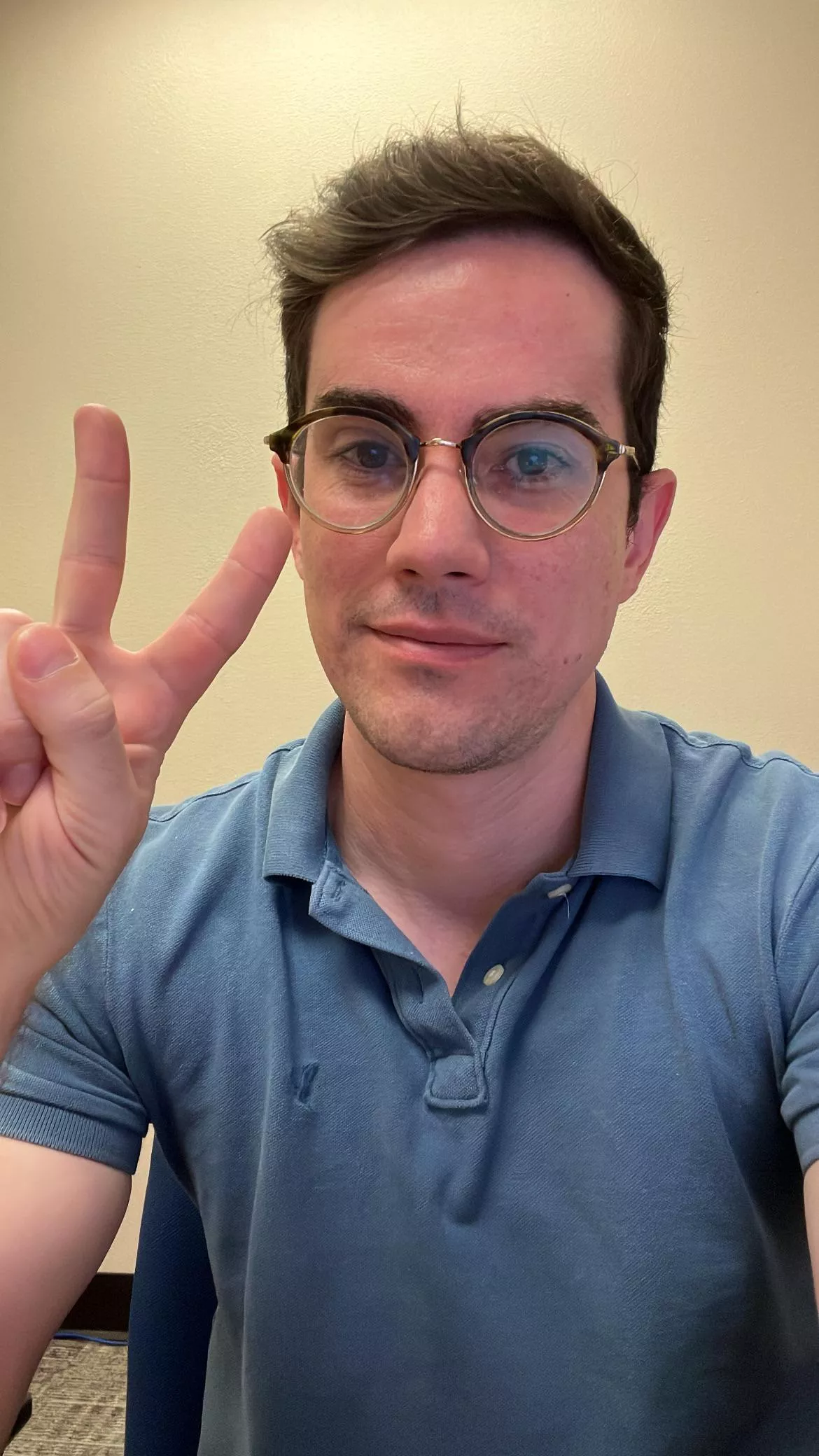 Happy Monday to all my fellow cubicle dwellers out there  Happy Monday to all my fellow cubicle dwellers out there