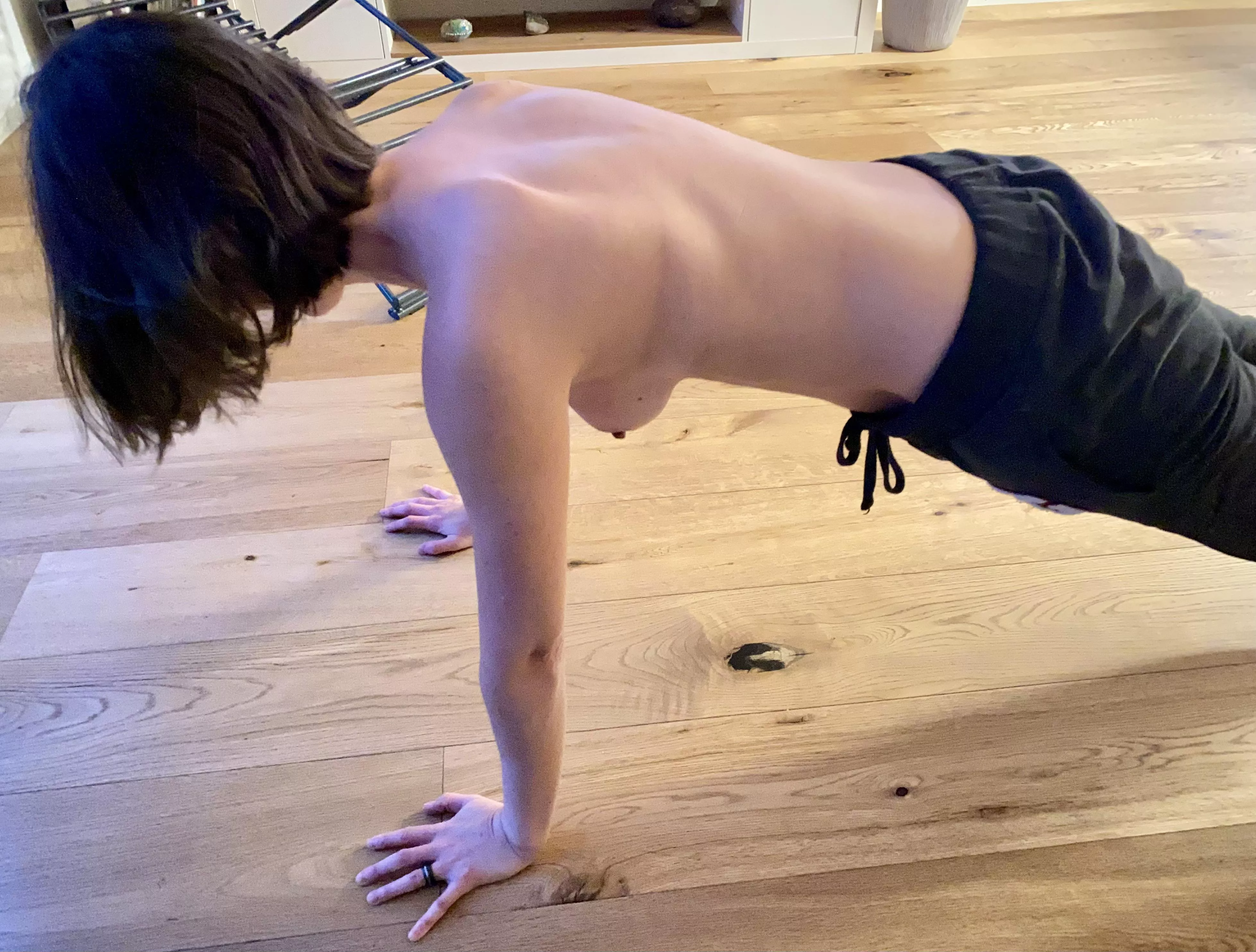 How long can you hold the plank position…(Swiss girl)