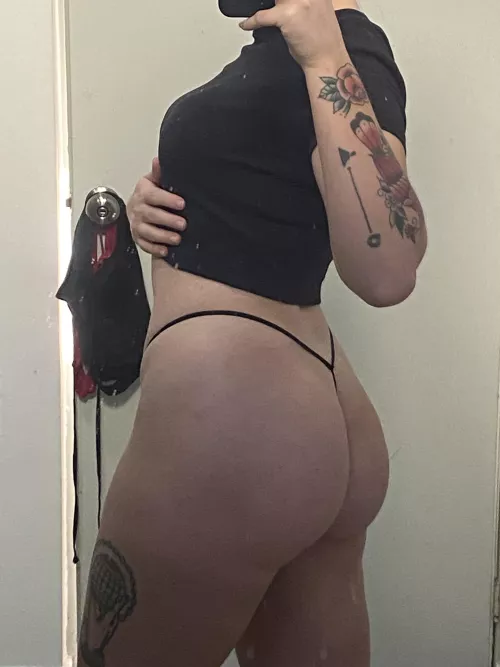 I just love showing off my thick, round ass
