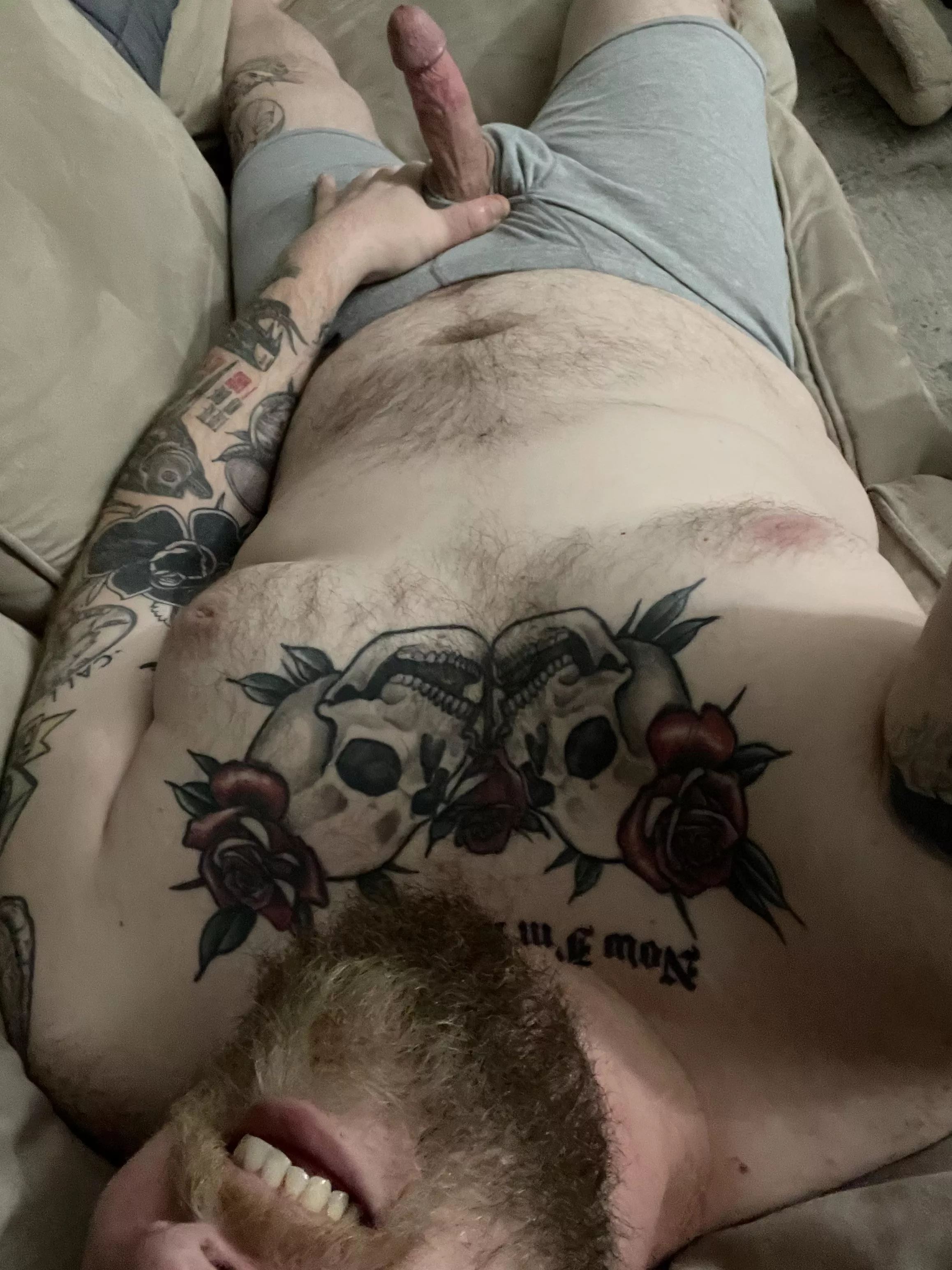 I love my hairy chest and belly 🥰