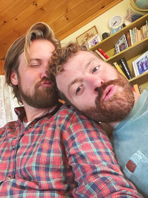 Just bein’ cuddly ☺️