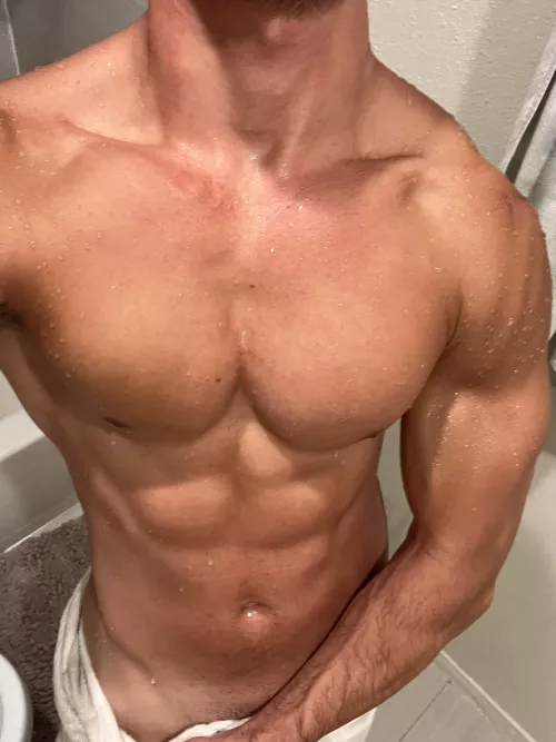 Long hot shower got me feeling like I just hopped out of a sauna 😎😎