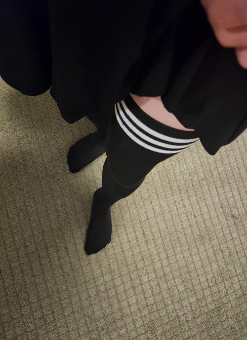 Love the thigh highs 😍 