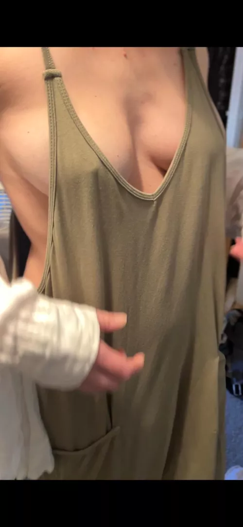 My shirt grazed my right nipple, they're so sensitive 