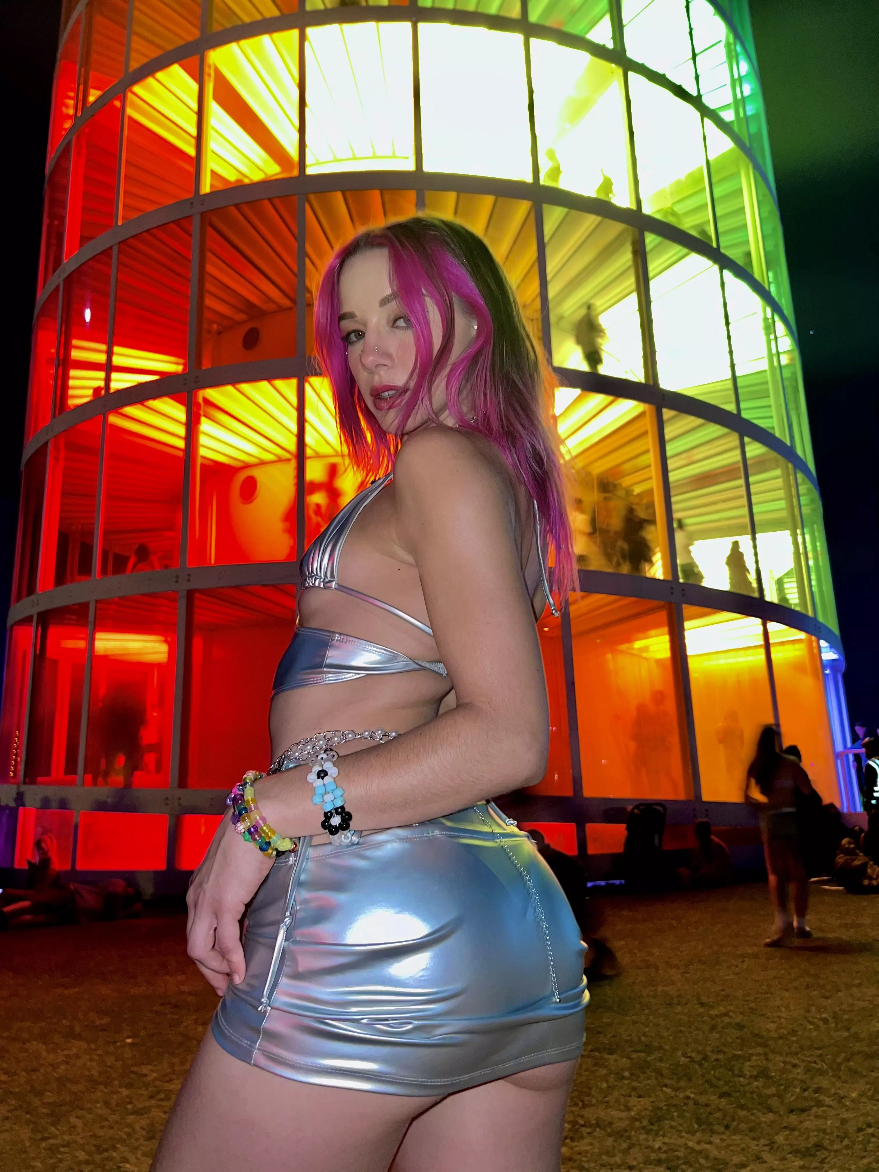 Raver and streamer babe