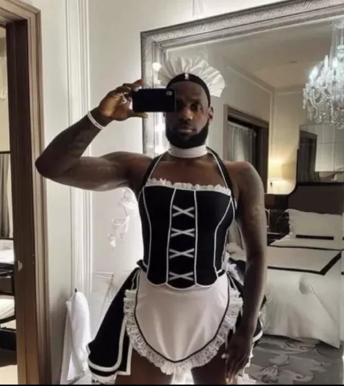 Really hot maid picture