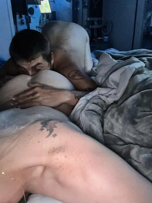 She loves it when I eat her ass and pussy from behind👅💦💦