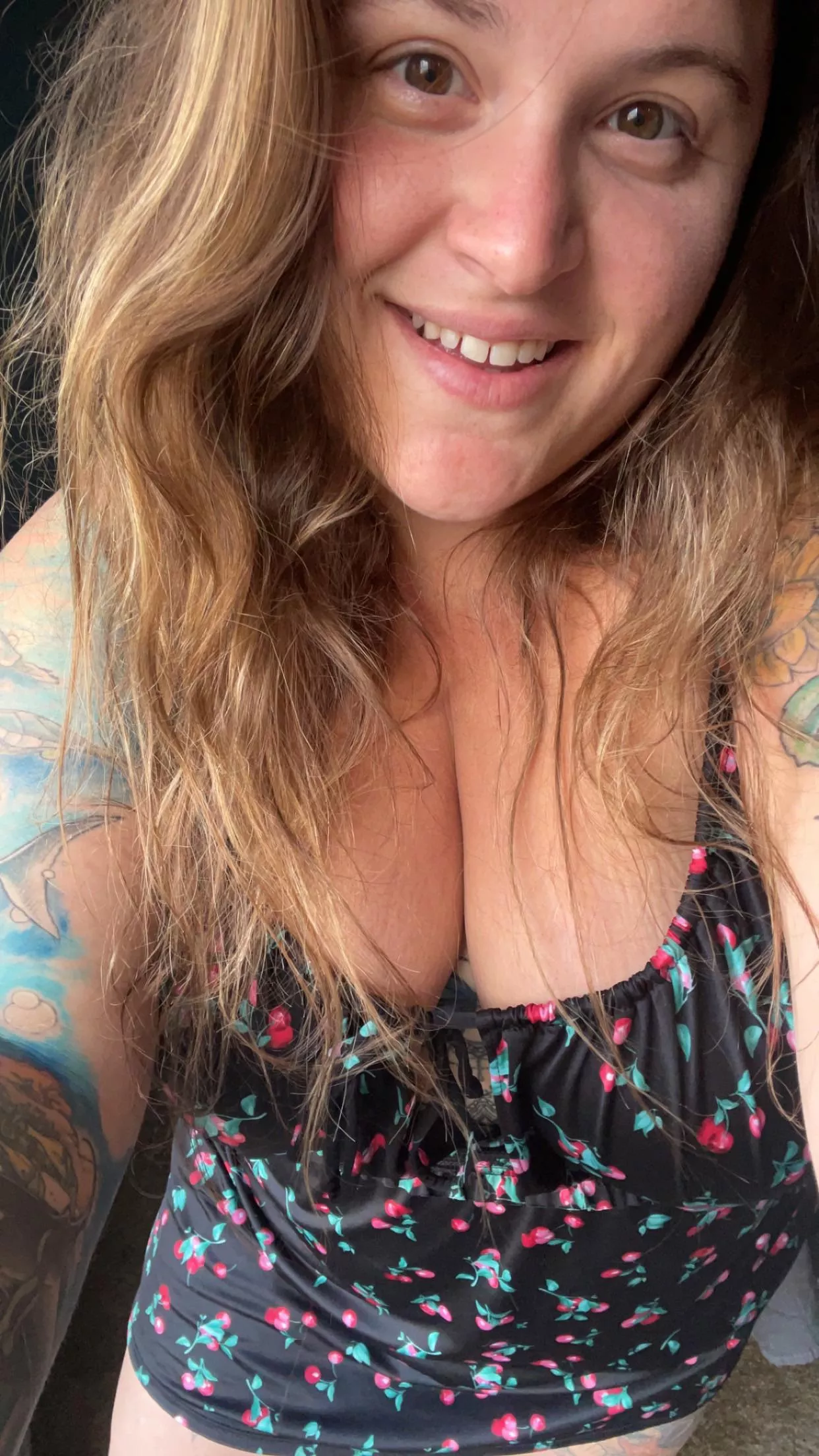 Sunday funday with this sexy tatted BBW stoner!