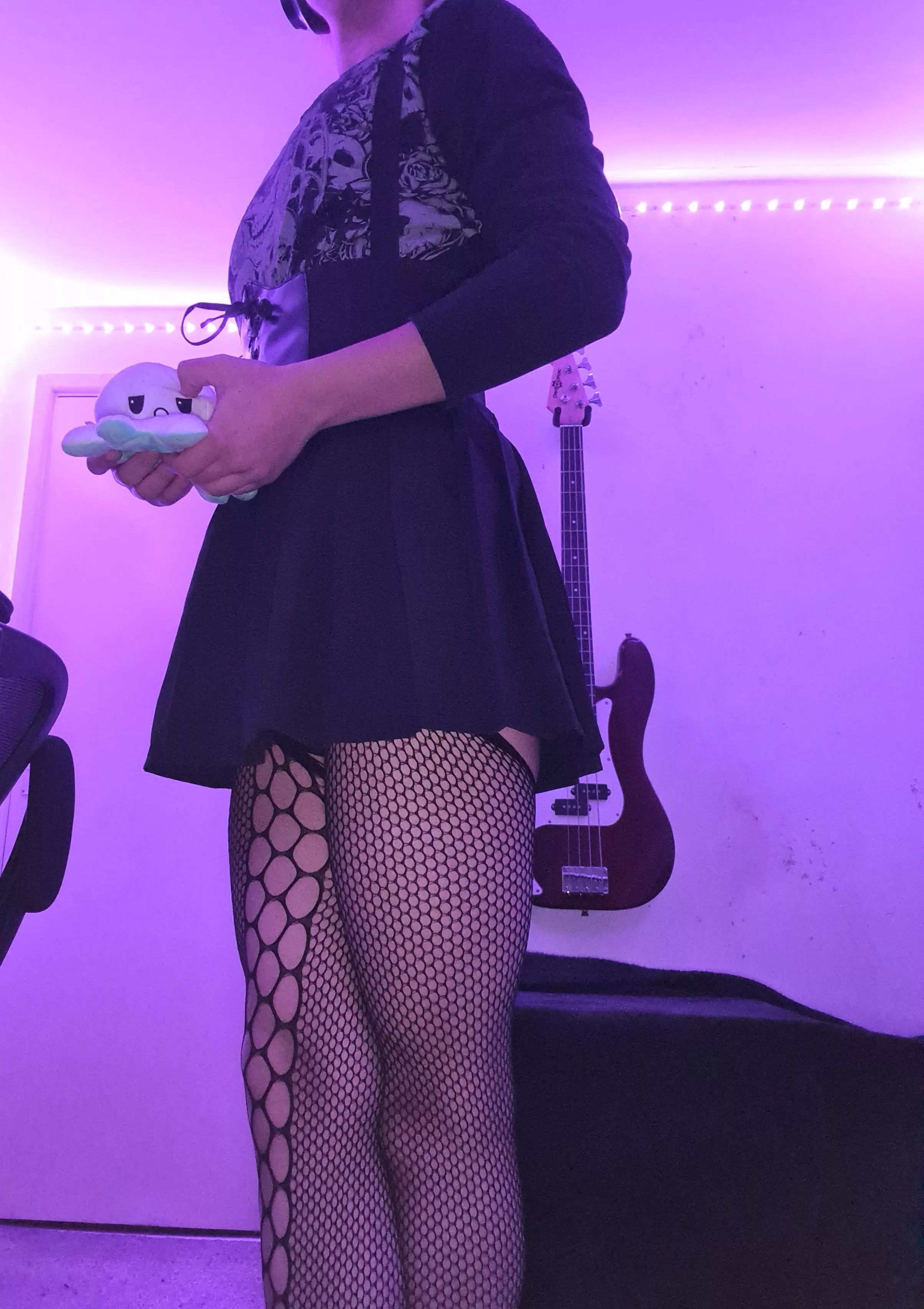 this is the type of thing I wear just to stay in my room all day :3