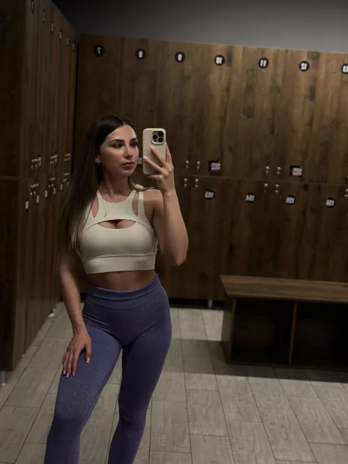 What do you think about this outfit + my face, is it a winning combo? ;)