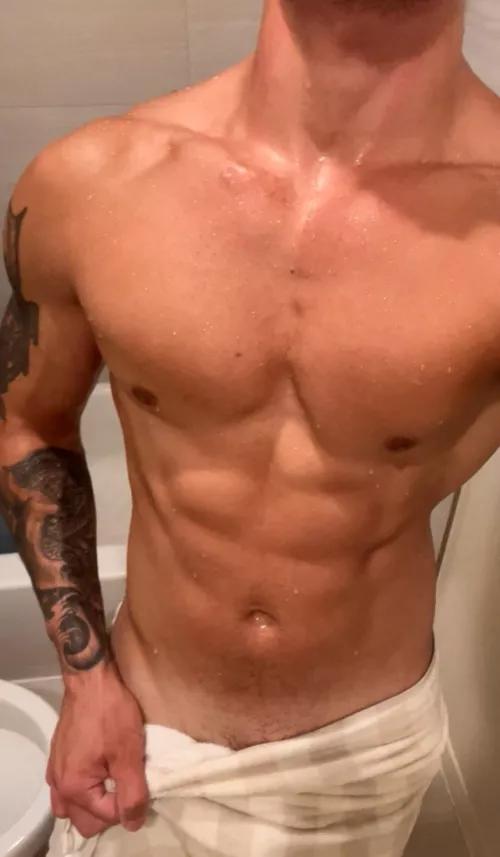 When wet, my tattoos look super dark! 😎