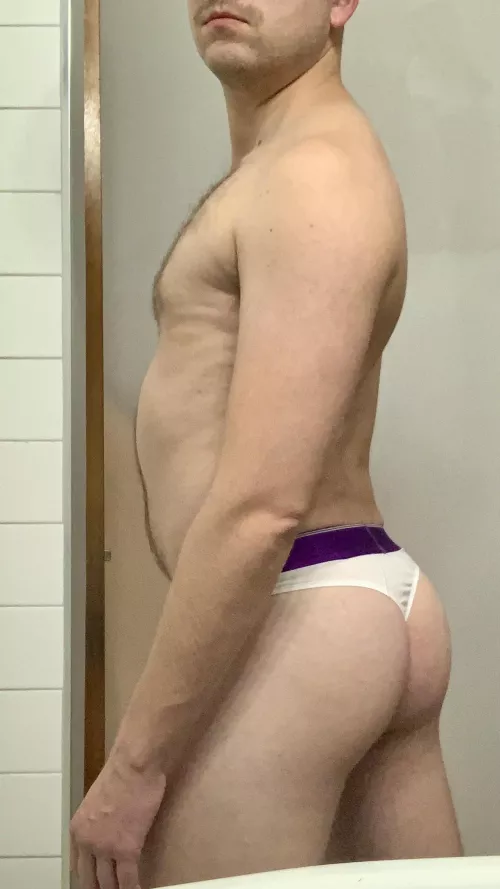 Who’s gonna grab these cheeks?