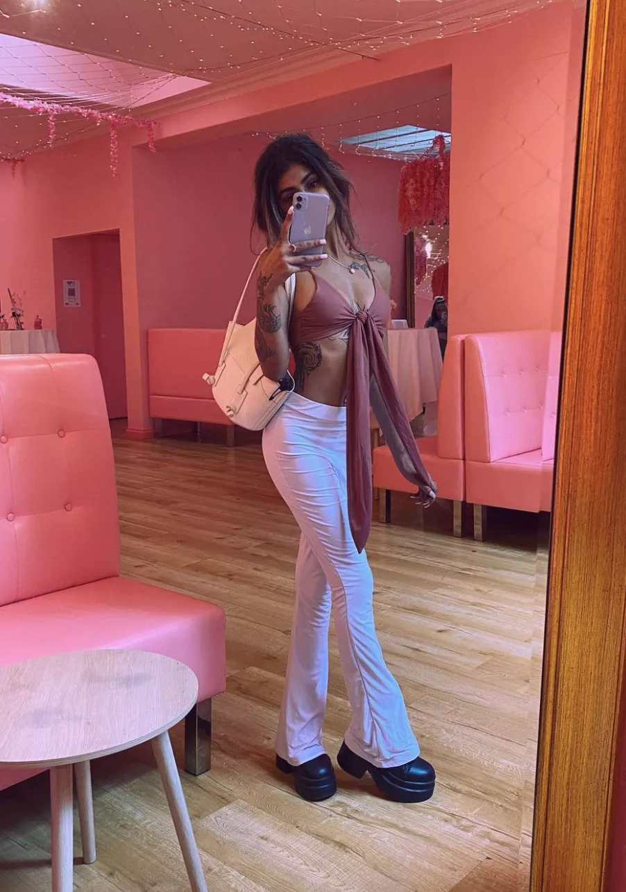 Would you fuck me everyday if I were your neighbor?