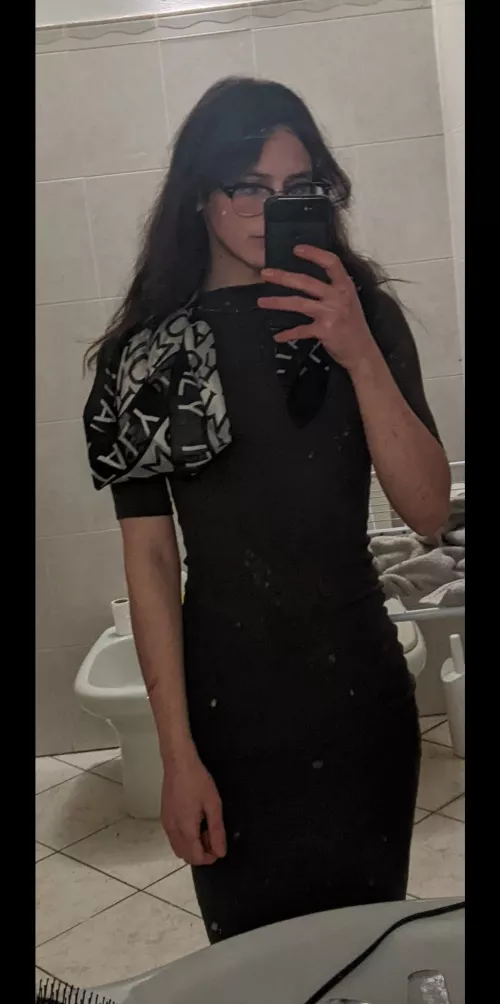 Wouldn't mind an air hostess job at this point 💝