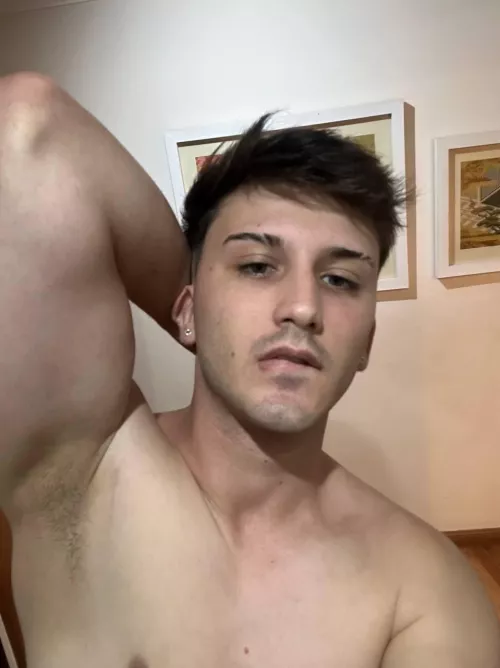 yeaaah but kinda hairy pits ;)