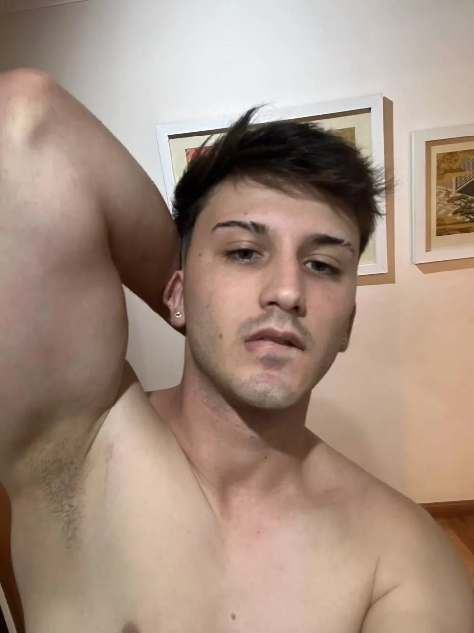 yeaaah but kinda hairy pits ;)