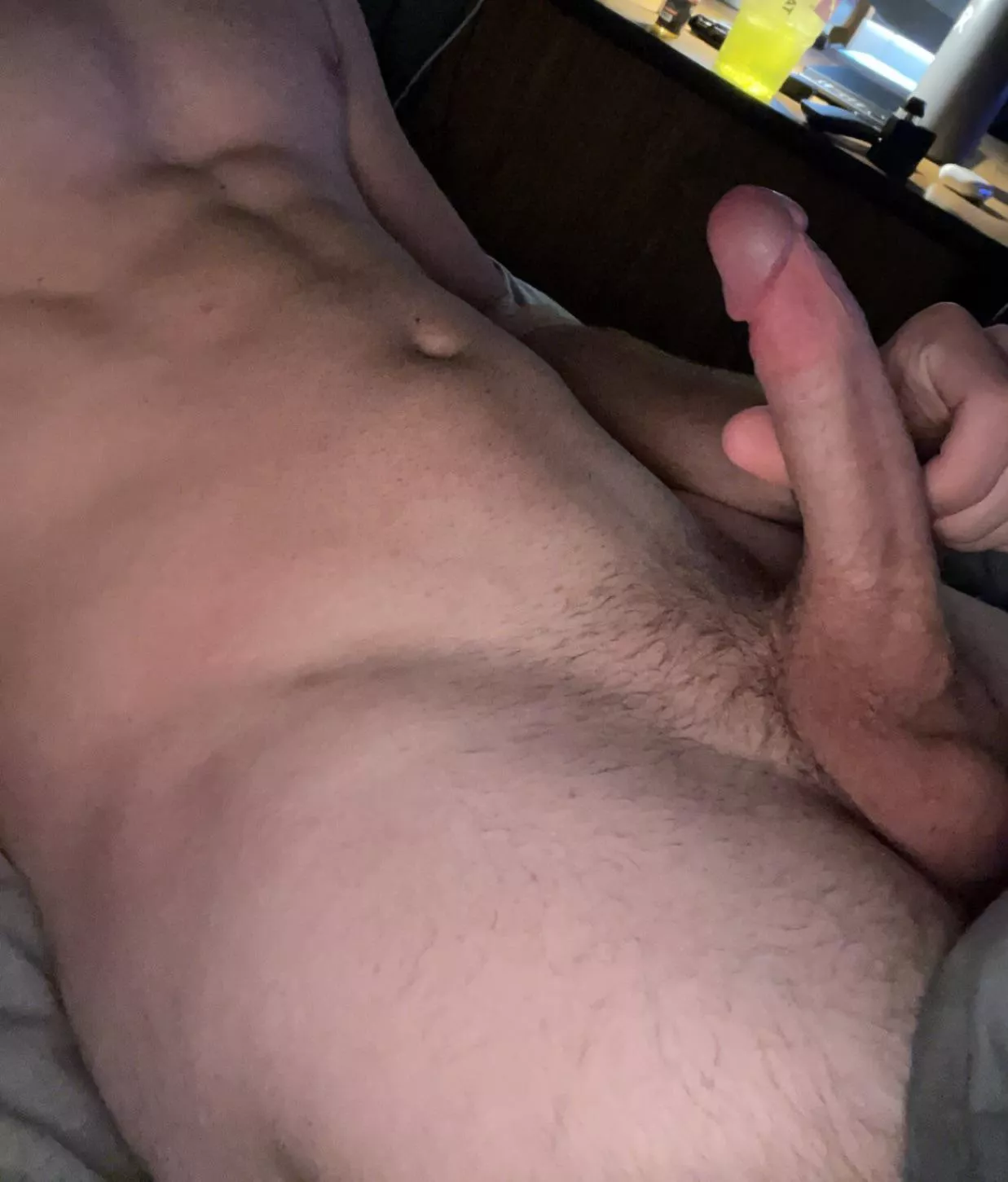 19, jocks around my age hmu andrewn1091