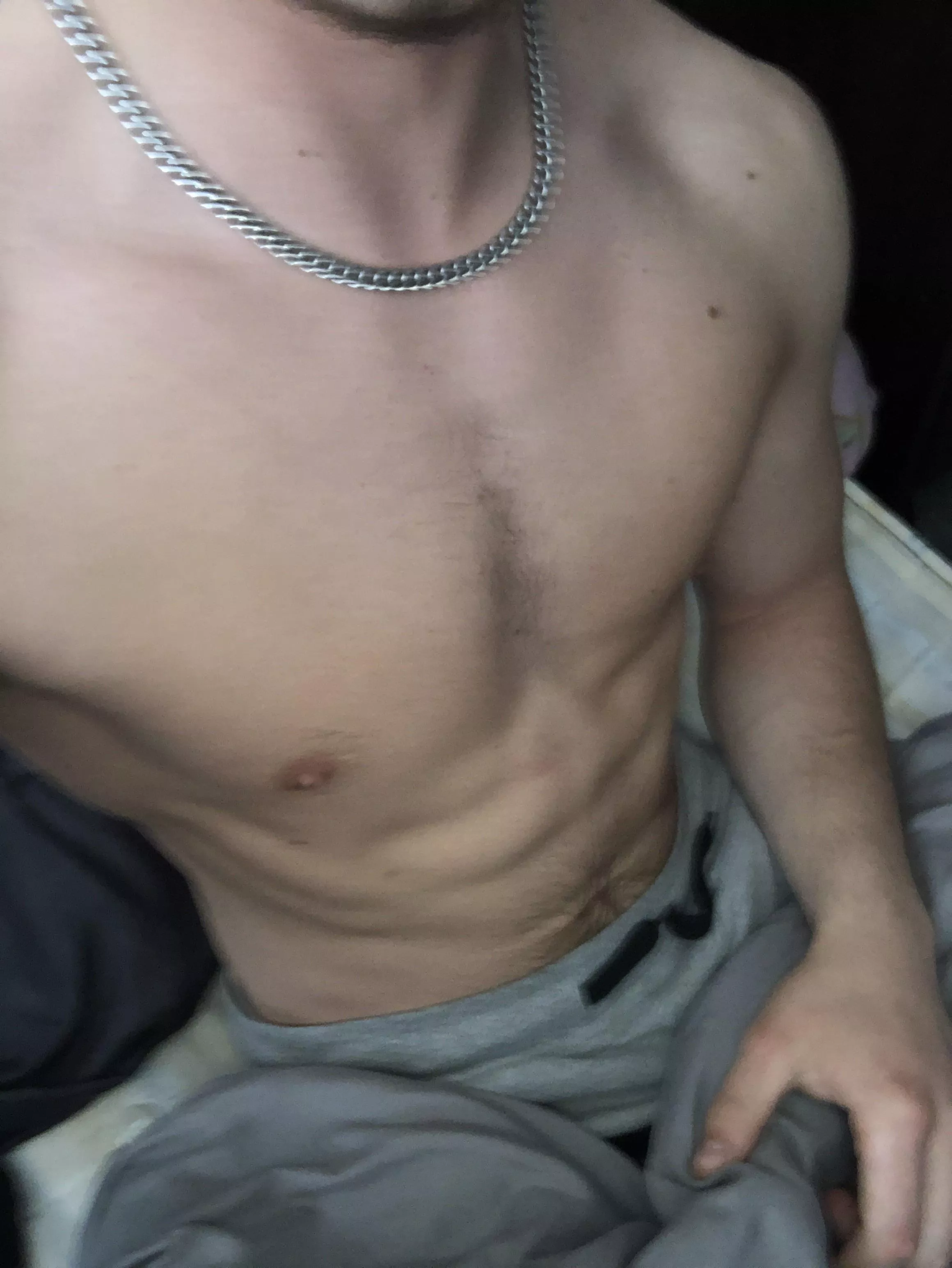 19 straight need a femboy or slutty bottom to turn me gay